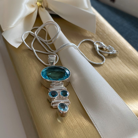 Gorgeous Faceted Blue Topaz 925 Pendant and Chain - Picture 5 of 7